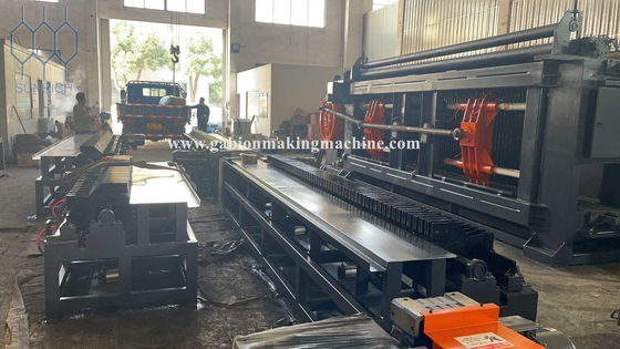 خرید قدرت کششی 350-550N / mm2 خط تولید گابیان با اندازه 60X80-80X100MM Mesh و سیستم کنترل PLC تولید آنلاین