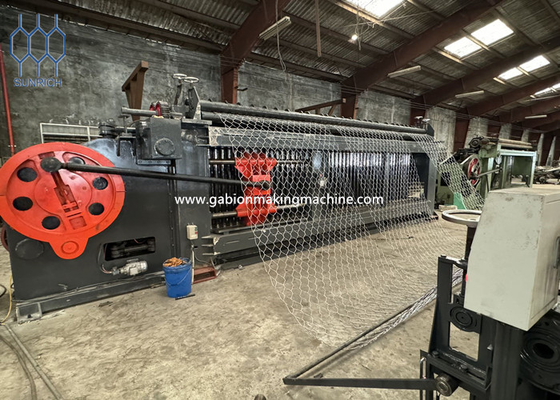 خرید 4-6m Gabion Mesh ماشین قدرت کششی 380-550N / mm2 سیم گالوانیزه 2-4mm تولید آنلاین